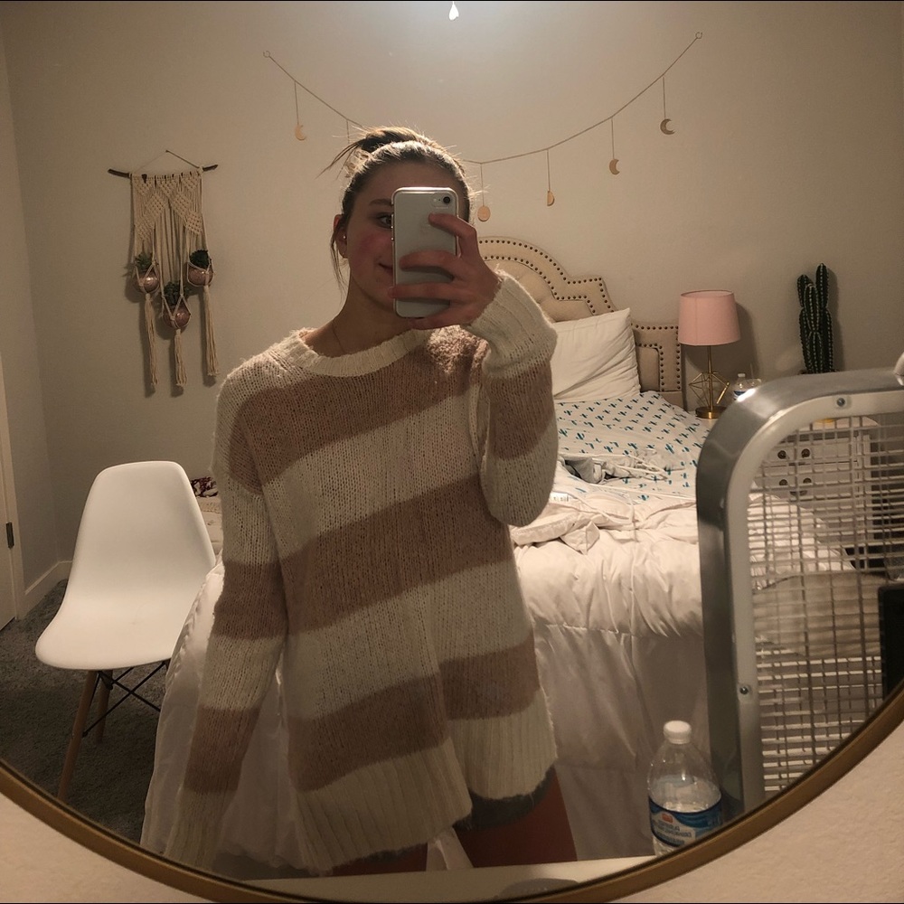 ⚡️pink and white striped sweater